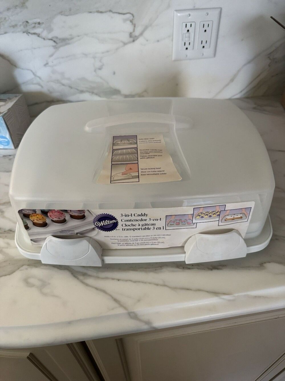 Wilton Ultimate 3-in-1 Cupcake Muffin Cake Caddy Carrier See-Through Holder
